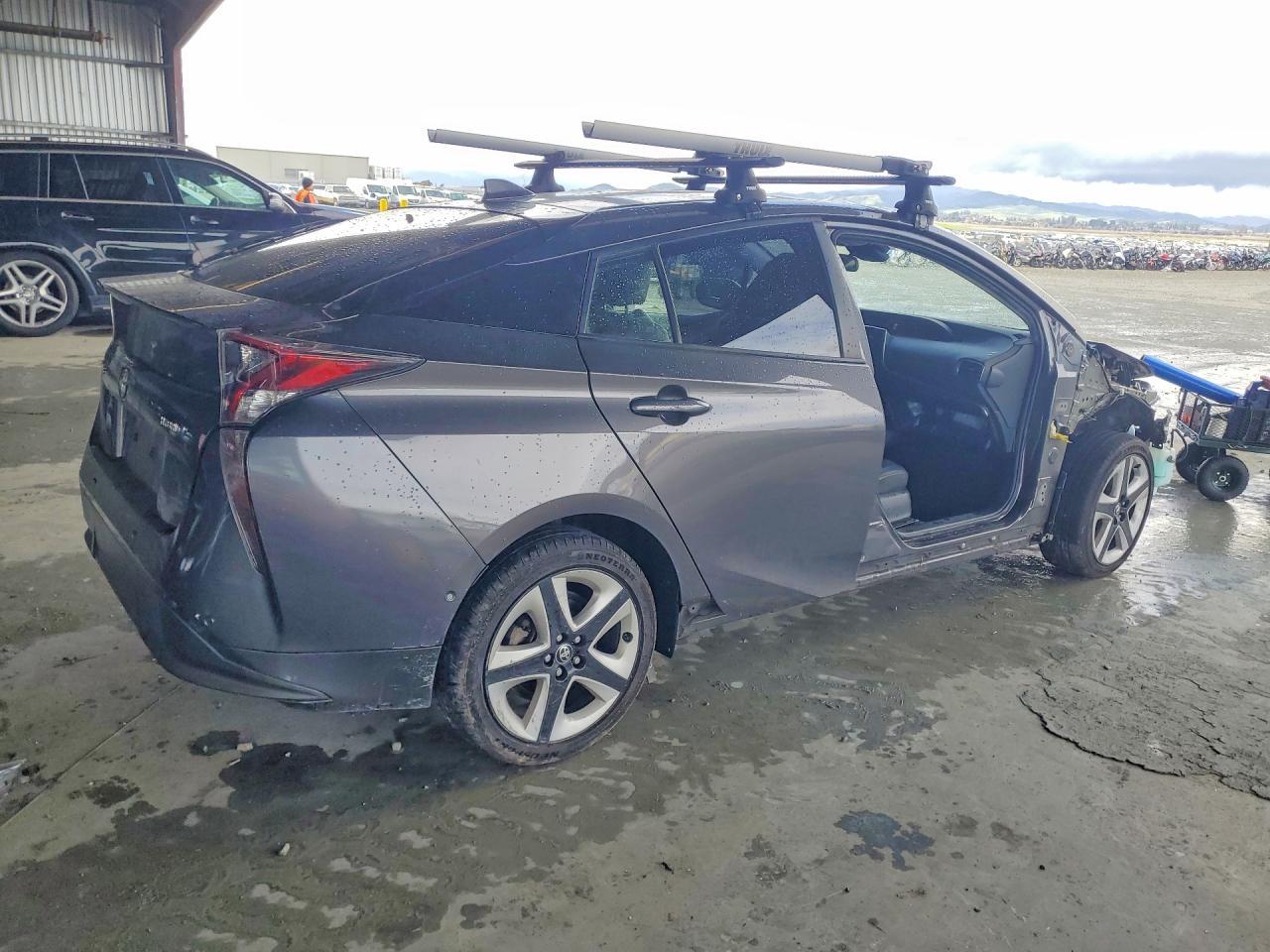 2018 TOYOTA PRIUS