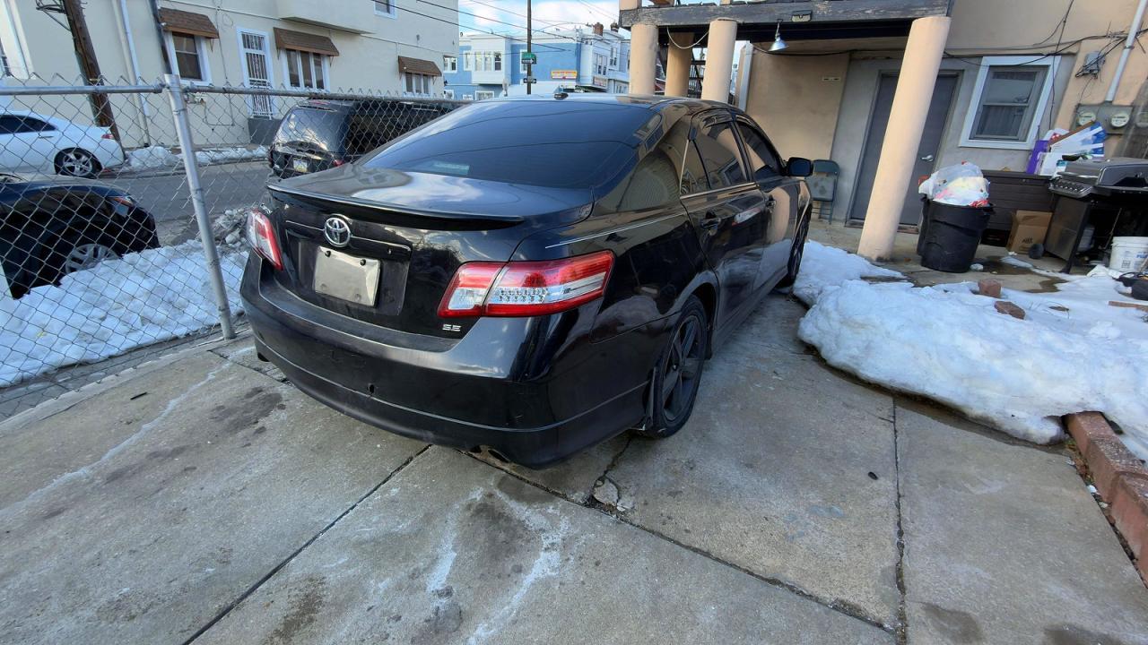 2011 TOYOTA CAMRY