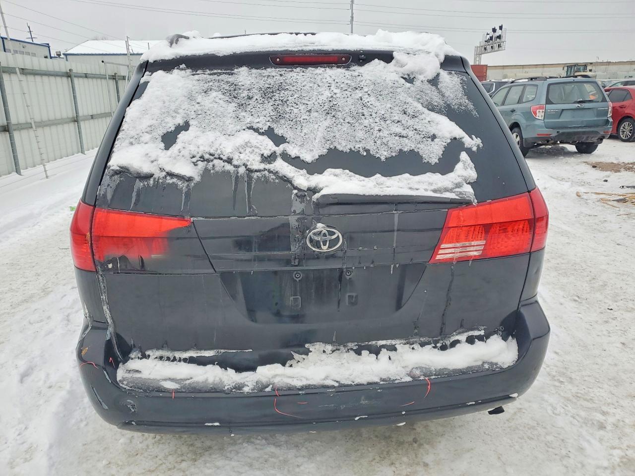 2004 TOYOTA SIENNA