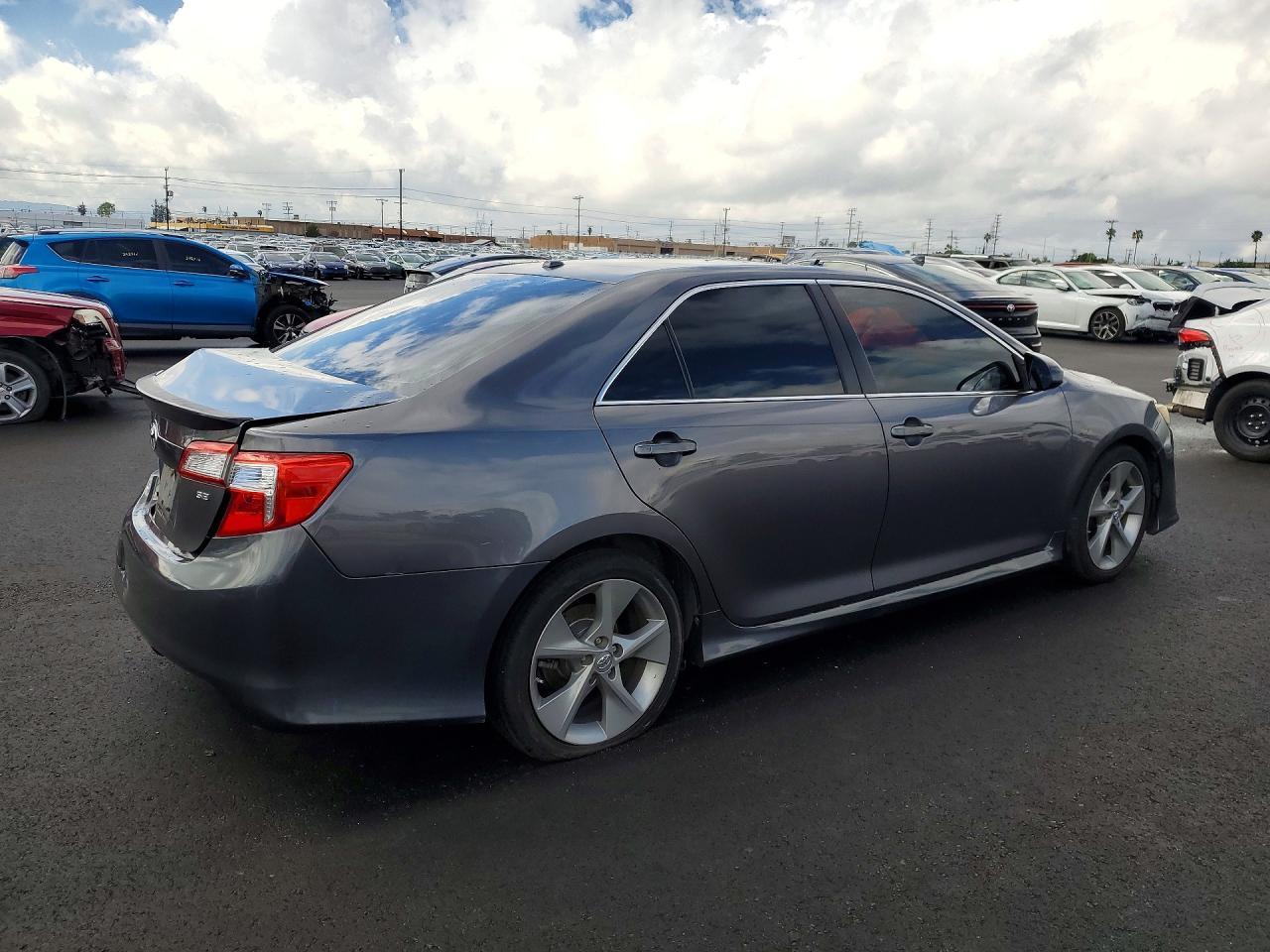 2014 TOYOTA CAMRY