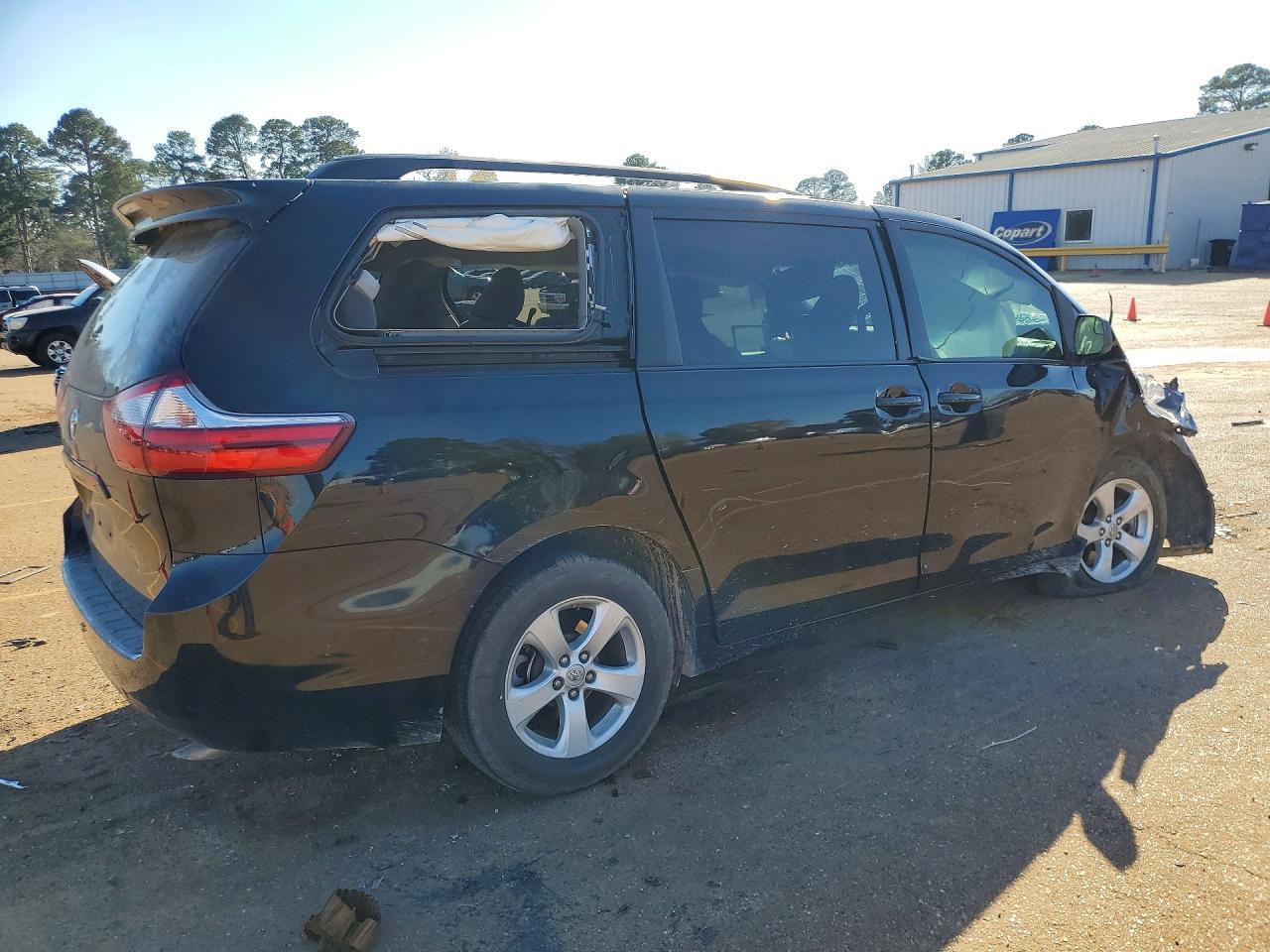 2015 TOYOTA SIENNA