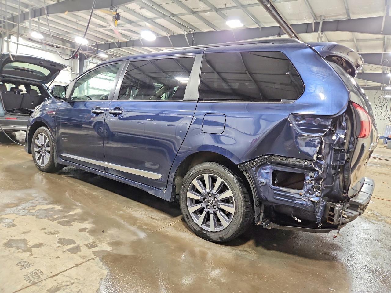 2020 TOYOTA SIENNA