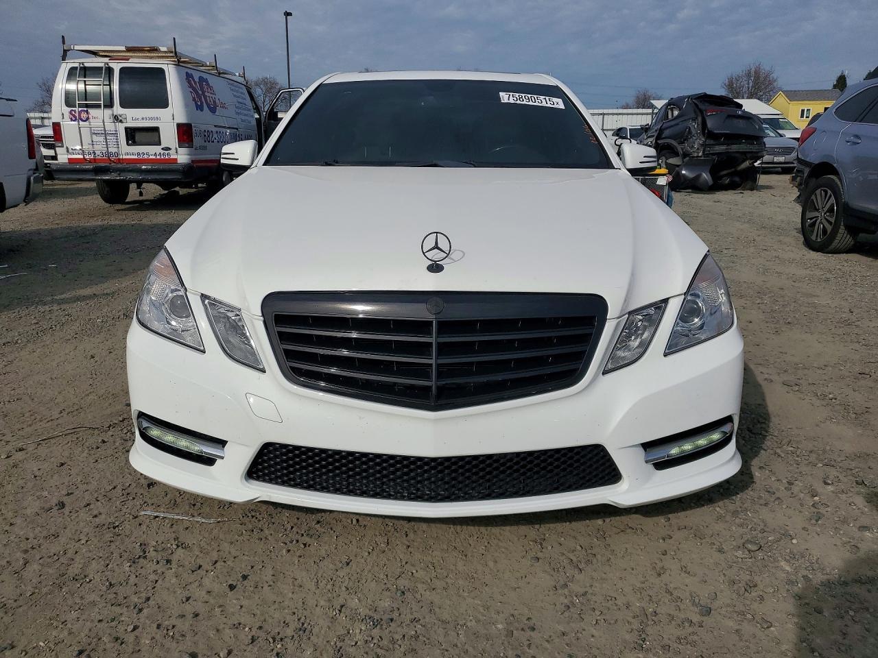 2013 MERCEDES-BENZ E-Class
