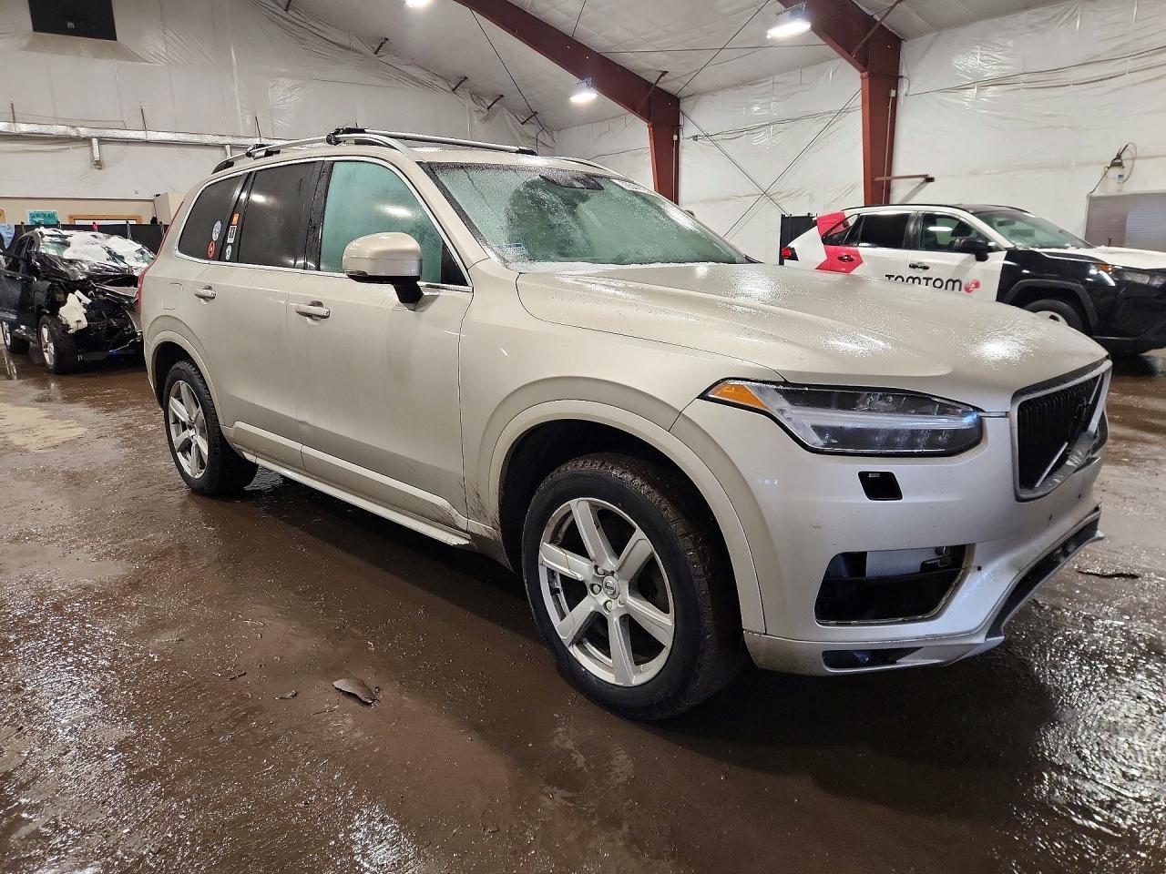 2016 VOLVO XC90