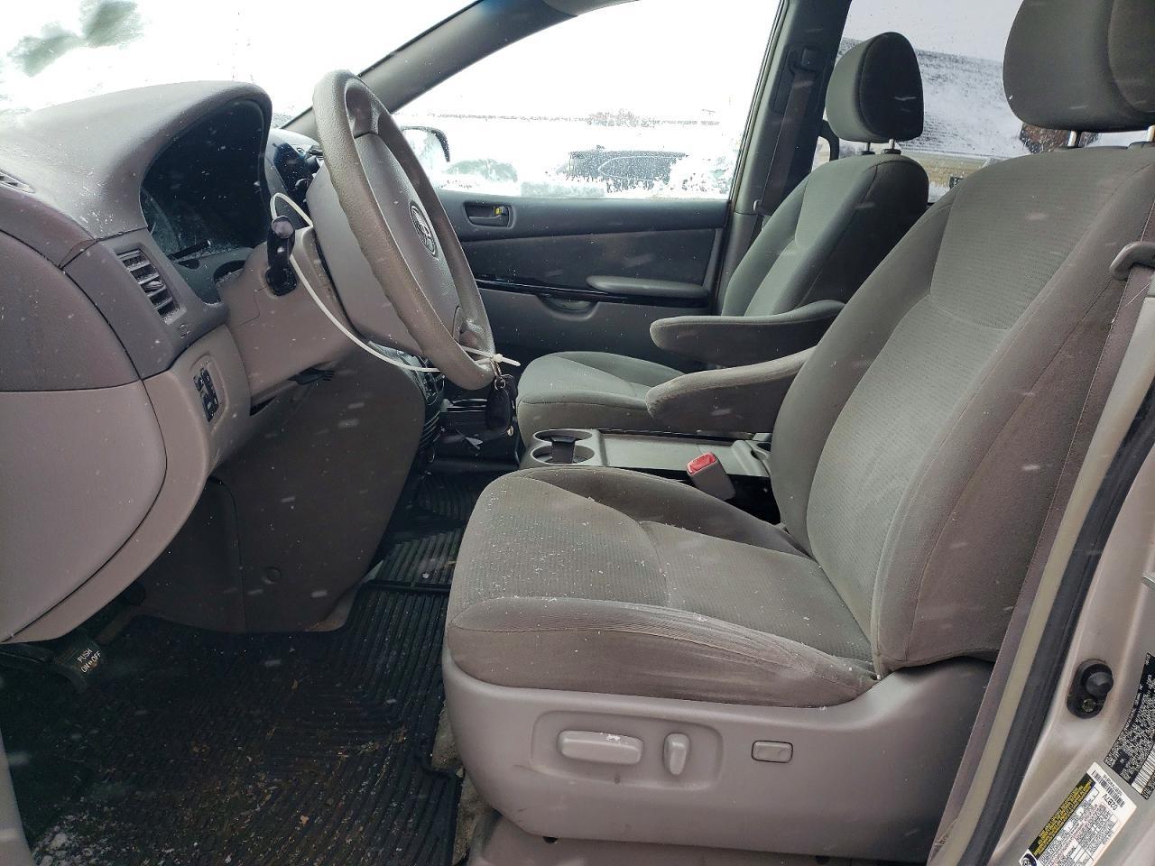 2005 TOYOTA SIENNA
