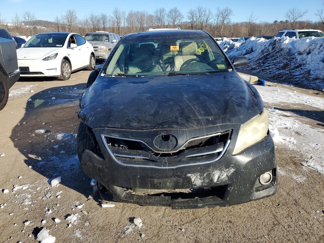 2011 TOYOTA CAMRY