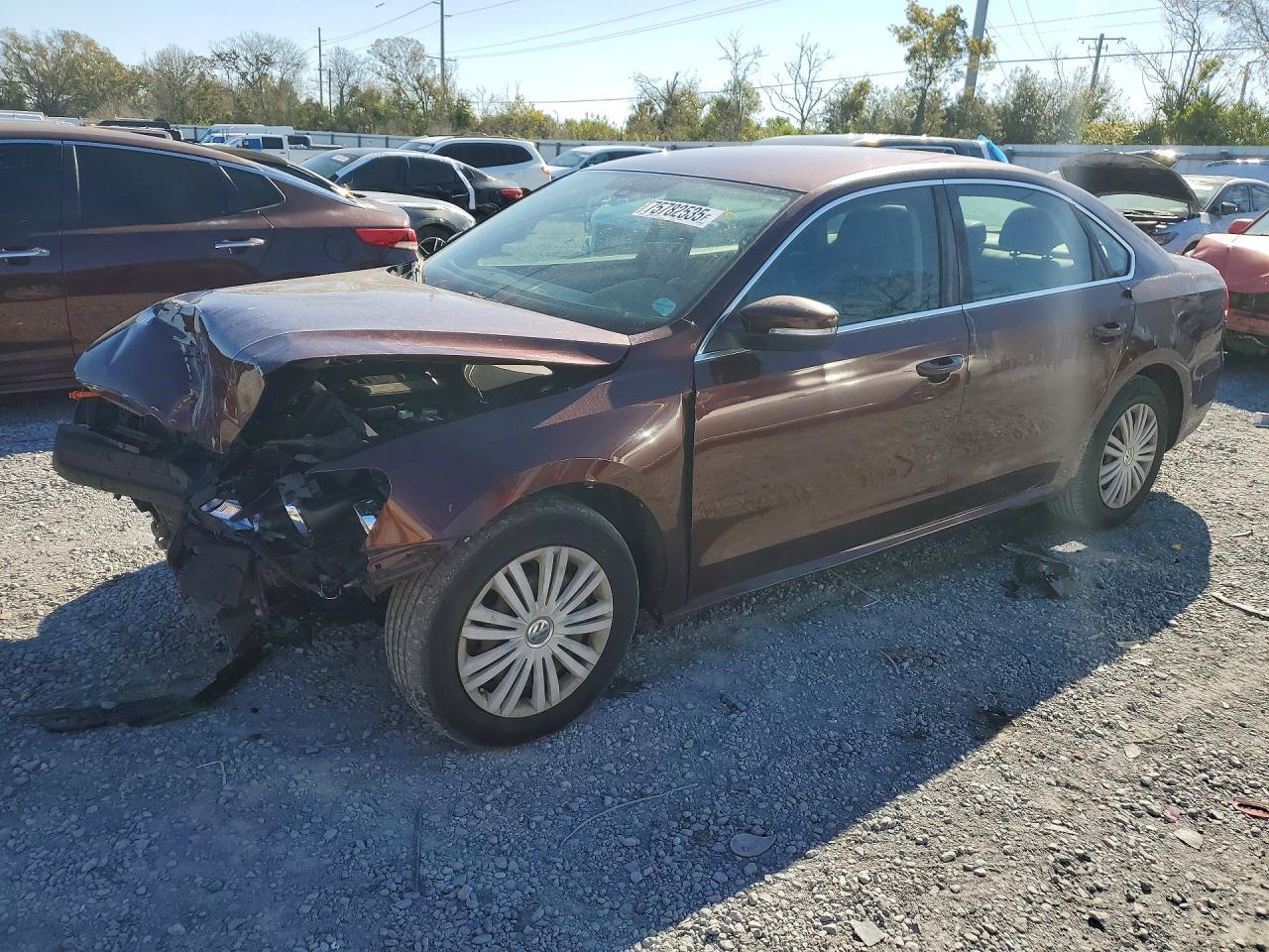 2013 VOLKSWAGEN Passat