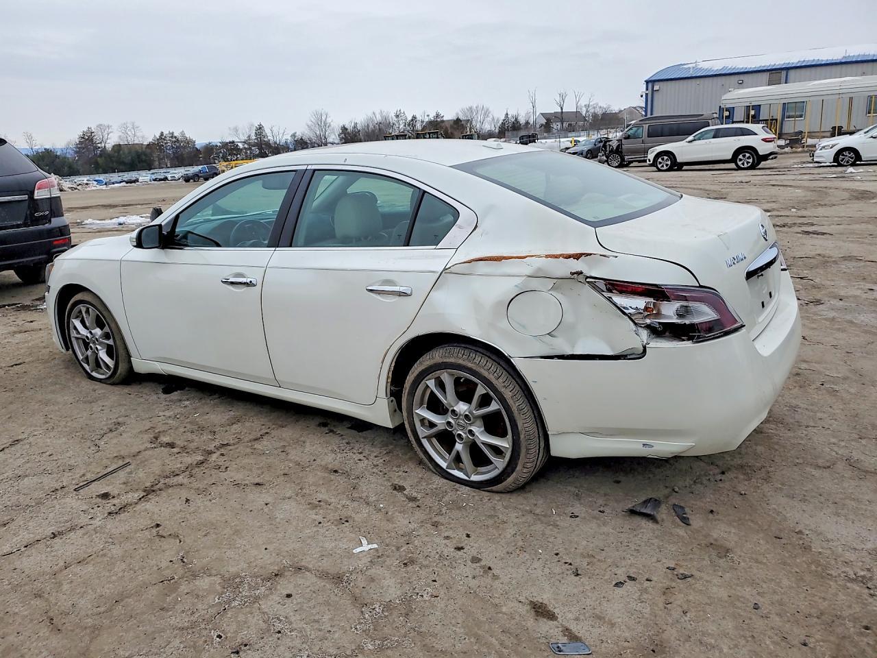 2014 NISSAN Maxima