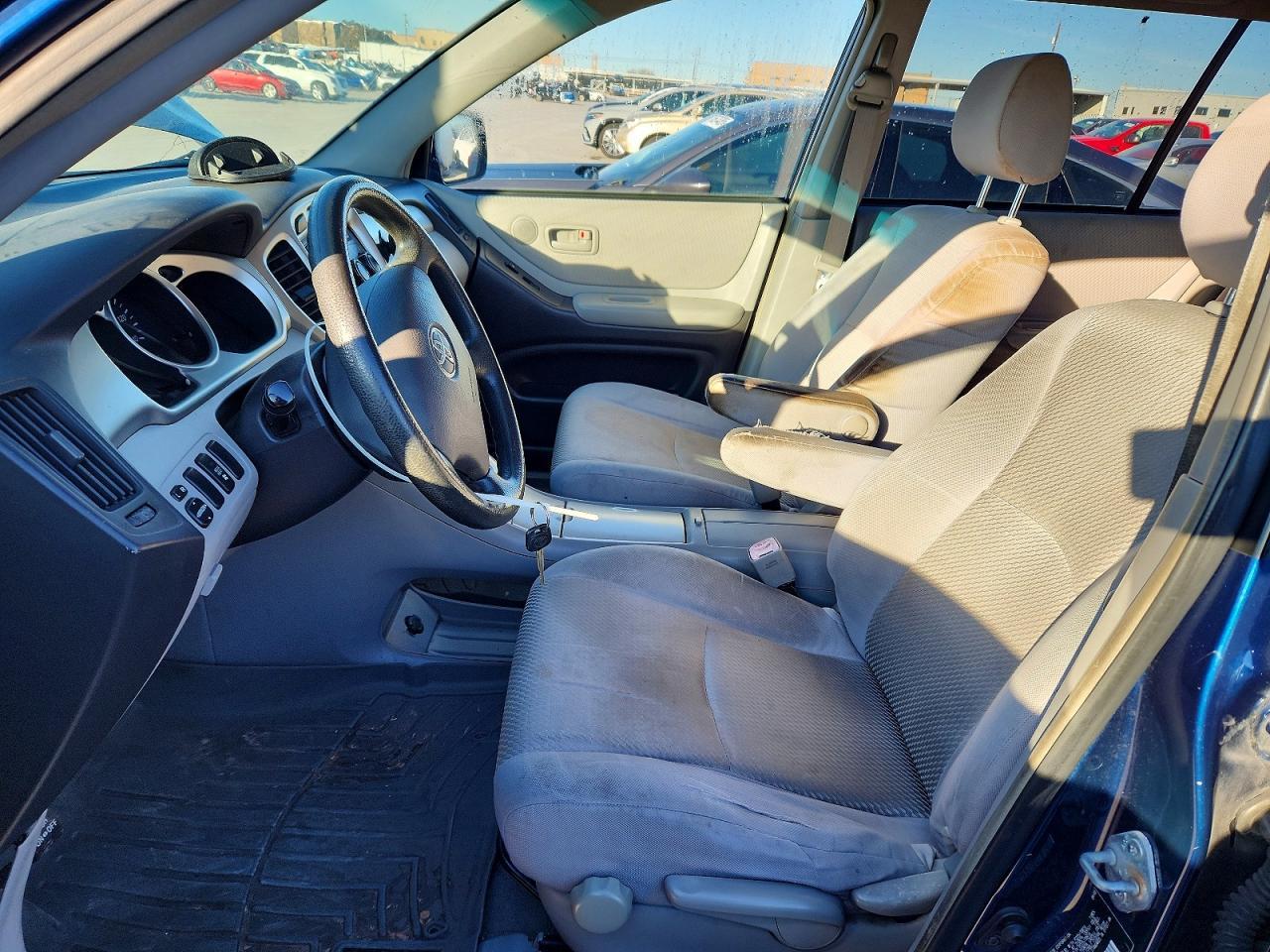 2004 TOYOTA HIGHLANDER
