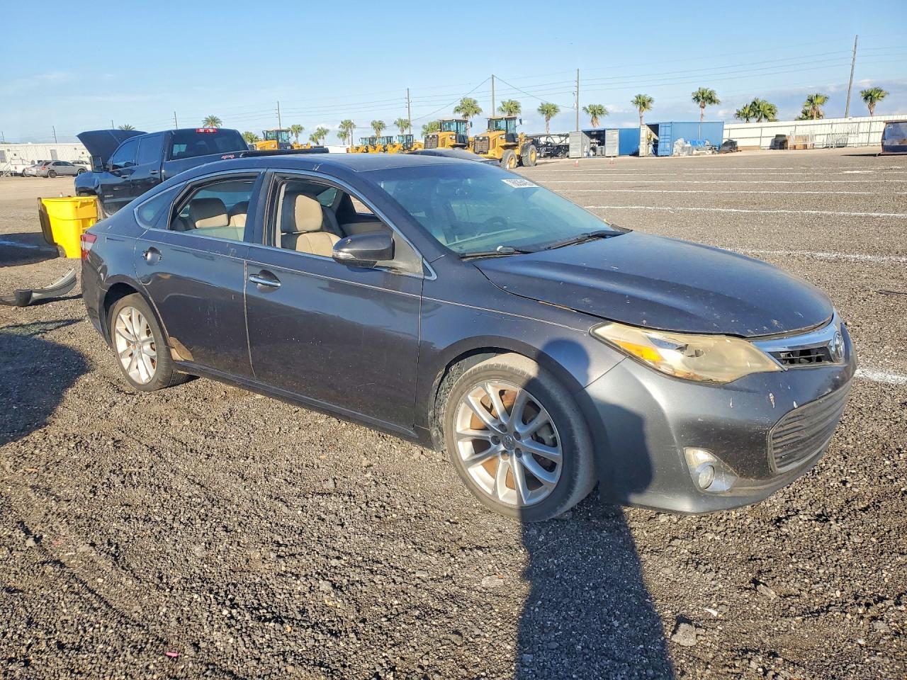 2013 TOYOTA Avalon