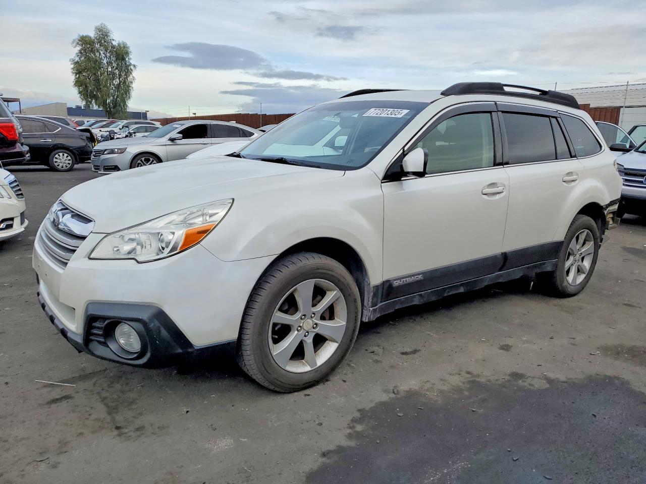 2013 SUBARU Outback