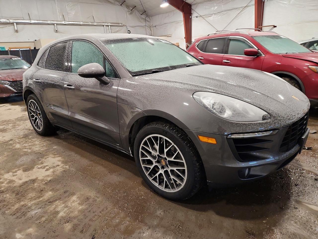 2015 PORSCHE Macan