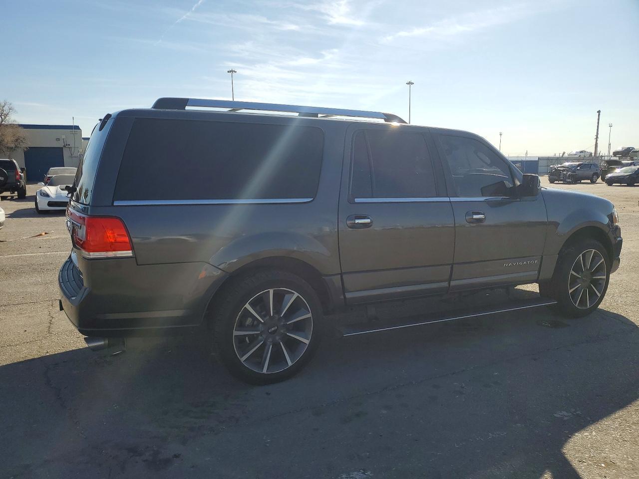 2016 LINCOLN Navigator