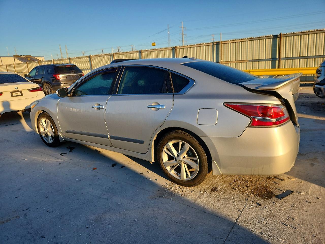 2015 NISSAN