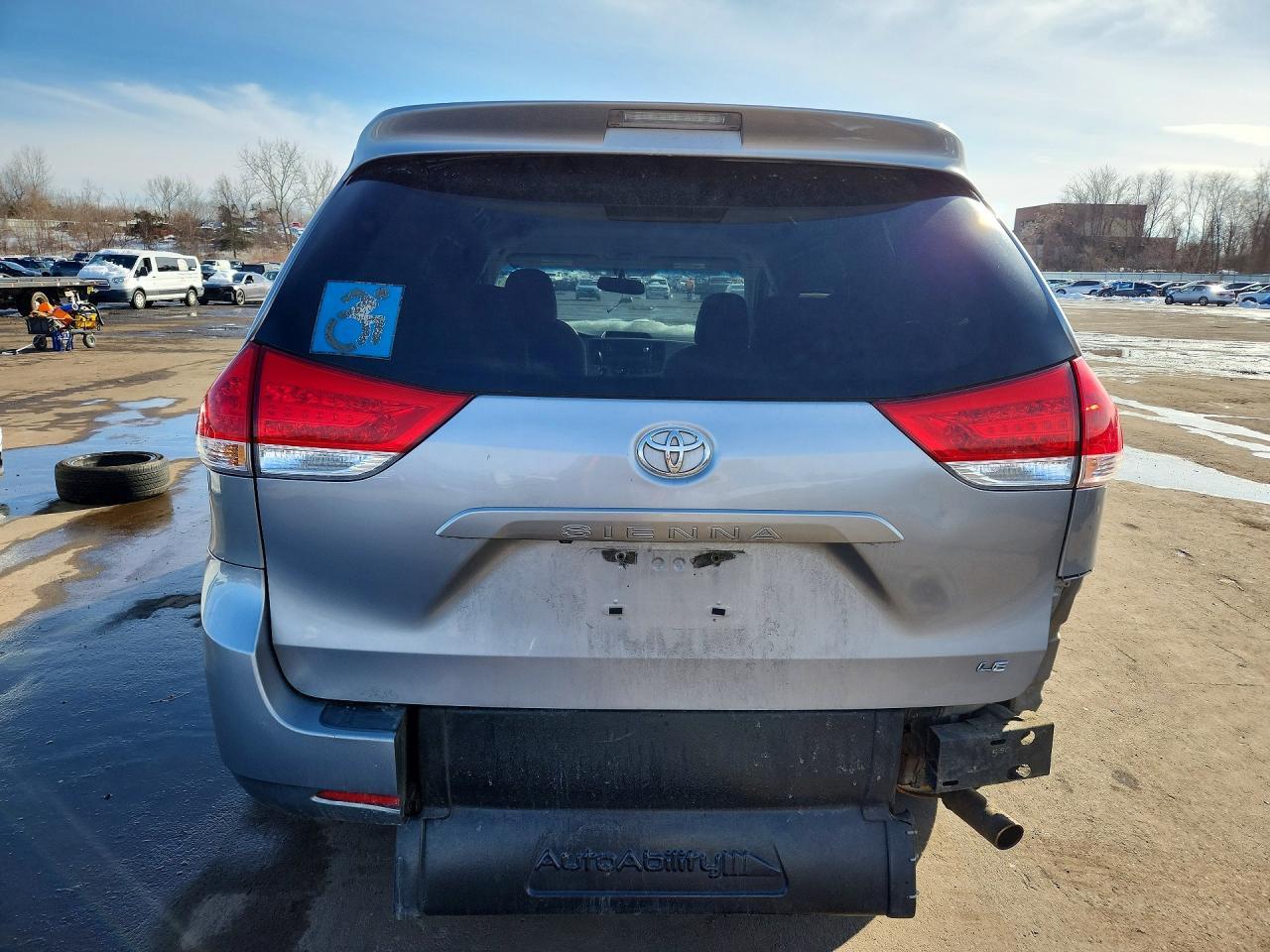 2013 TOYOTA SIENNA
