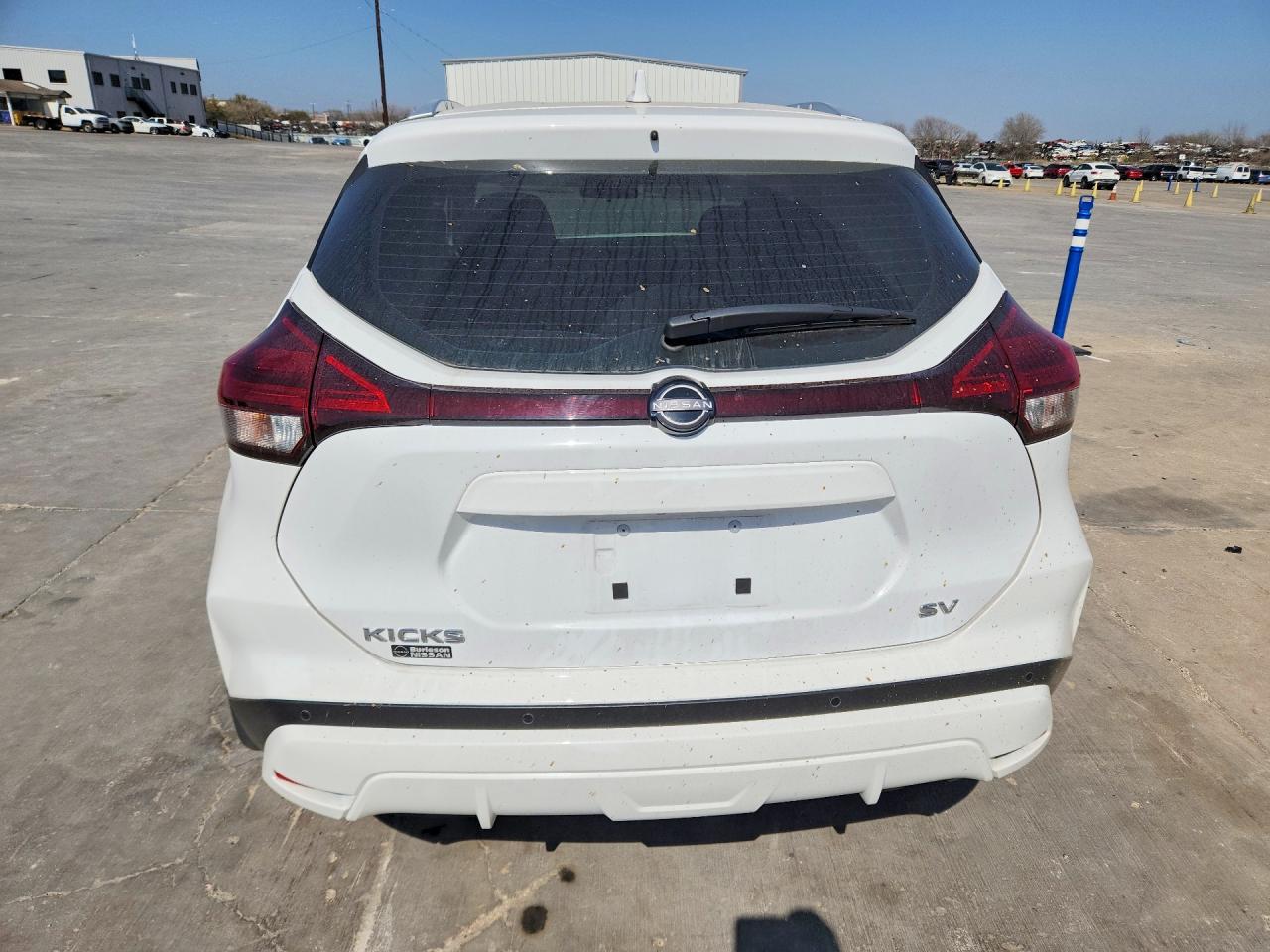 2024 NISSAN KICKS