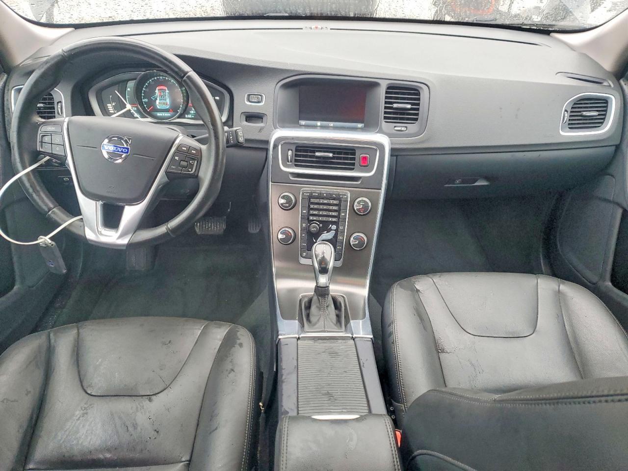 2015 VOLVO V60