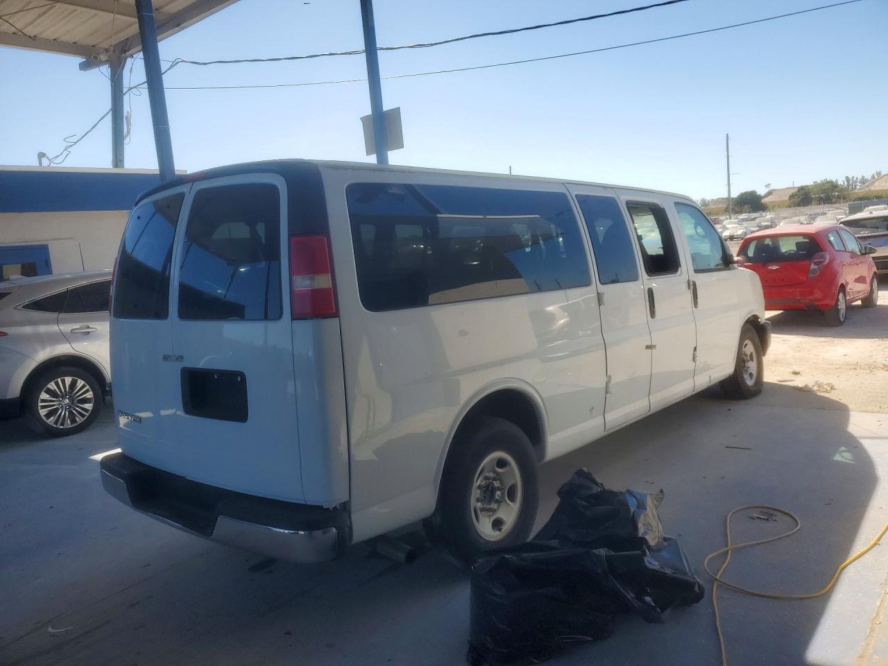 2015 CHEVROLET Express 3500