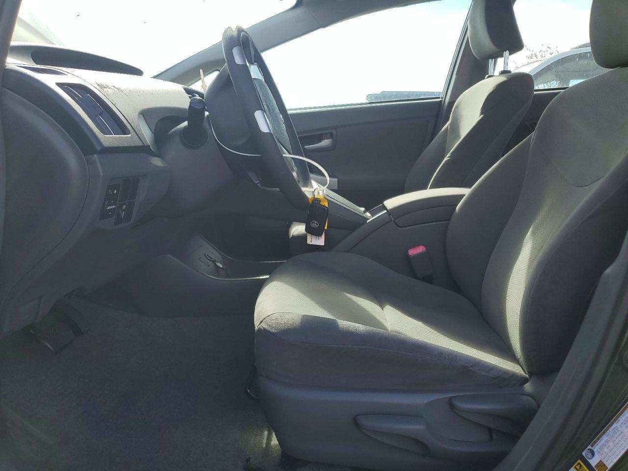 2011 TOYOTA PRIUS