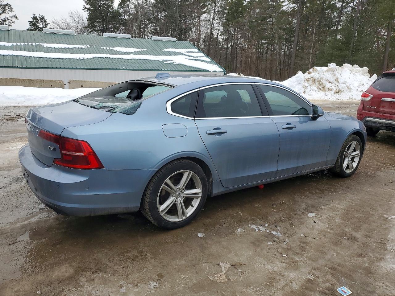 2018 VOLVO S90