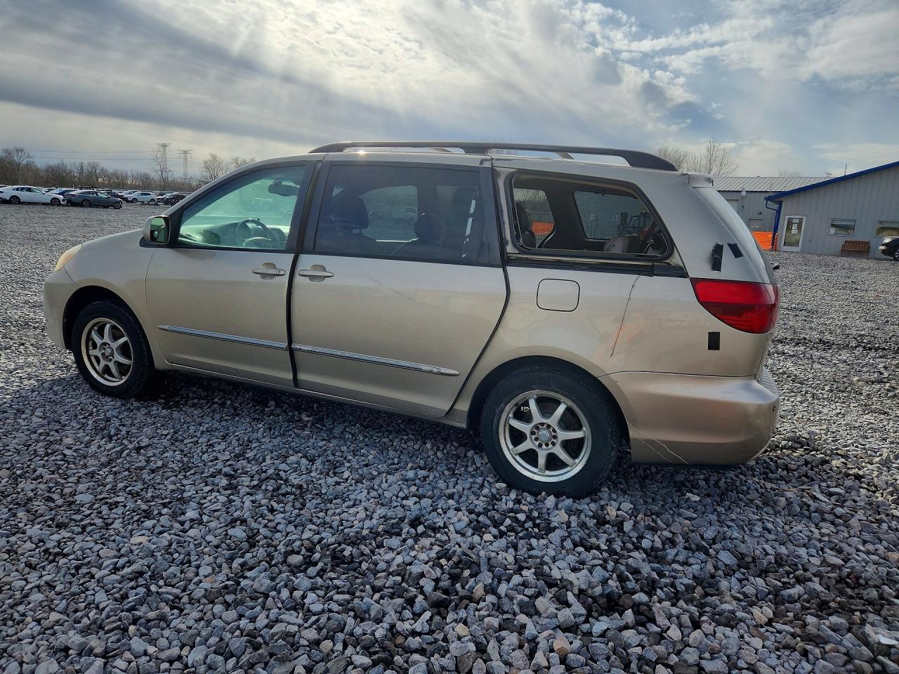 2005 TOYOTA SIENNA