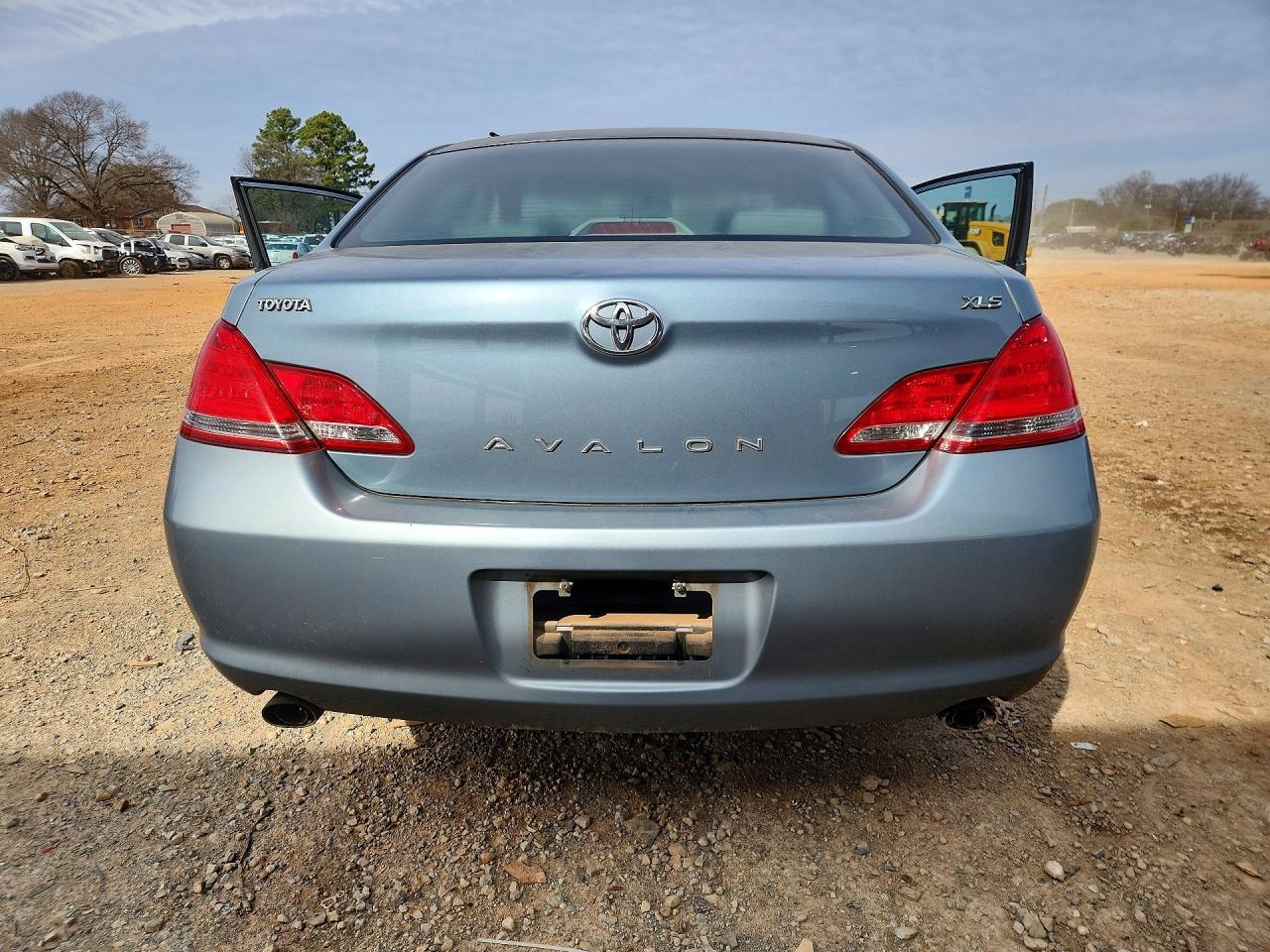 2006 TOYOTA Avalon