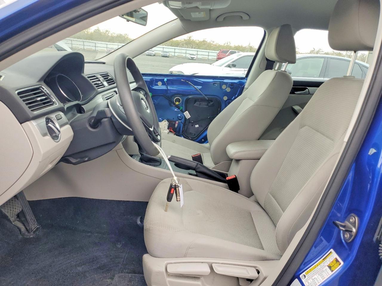 2017 VOLKSWAGEN Passat