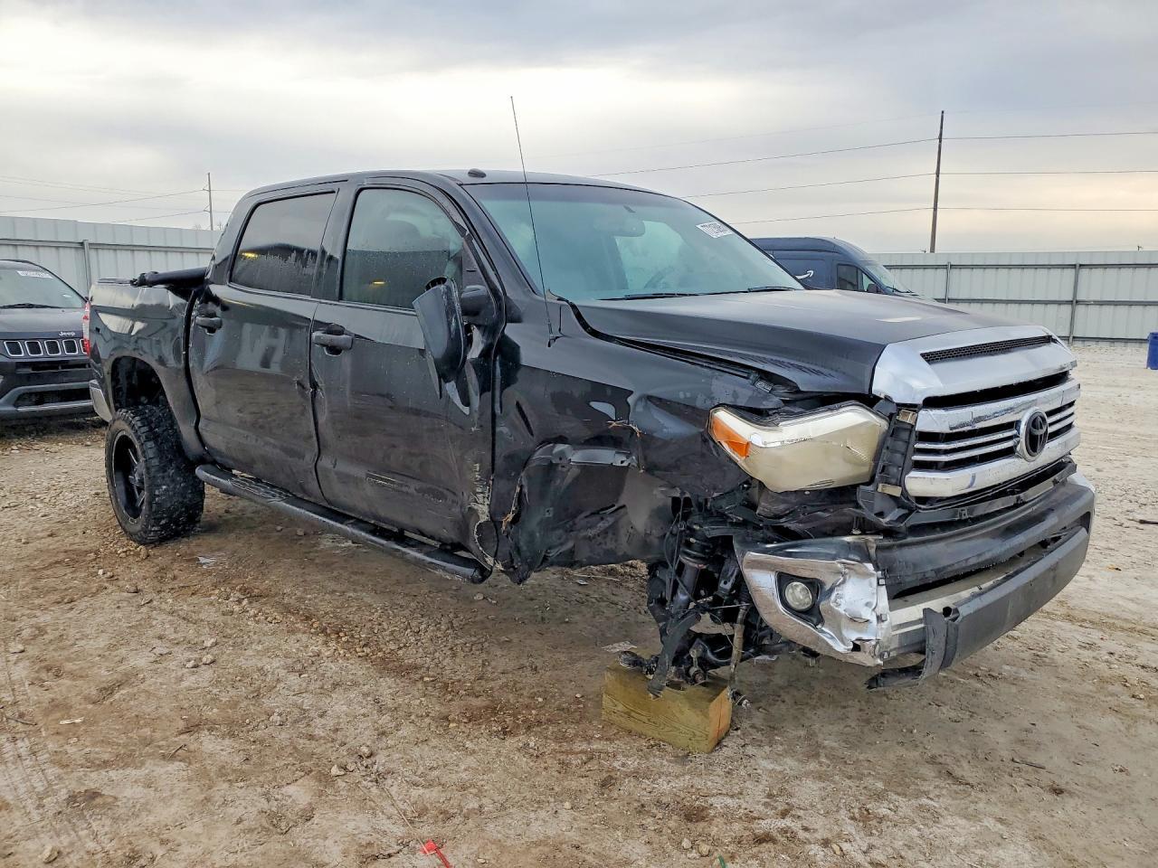 2016 TOYOTA TUNDRA