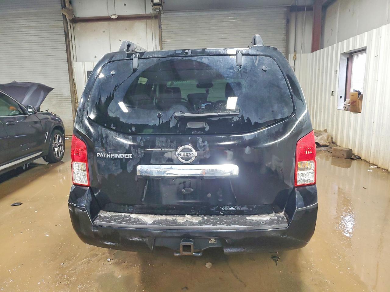 2011 NISSAN PATHFINDER