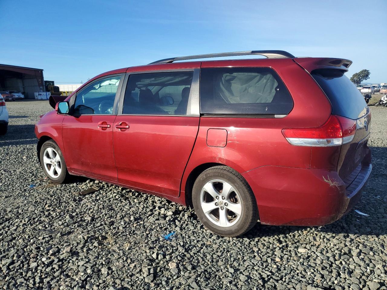2013 TOYOTA SIENNA