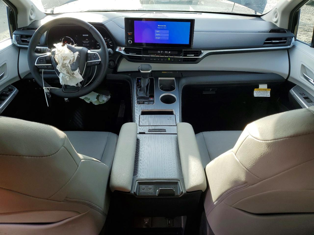 2025 TOYOTA SIENNA