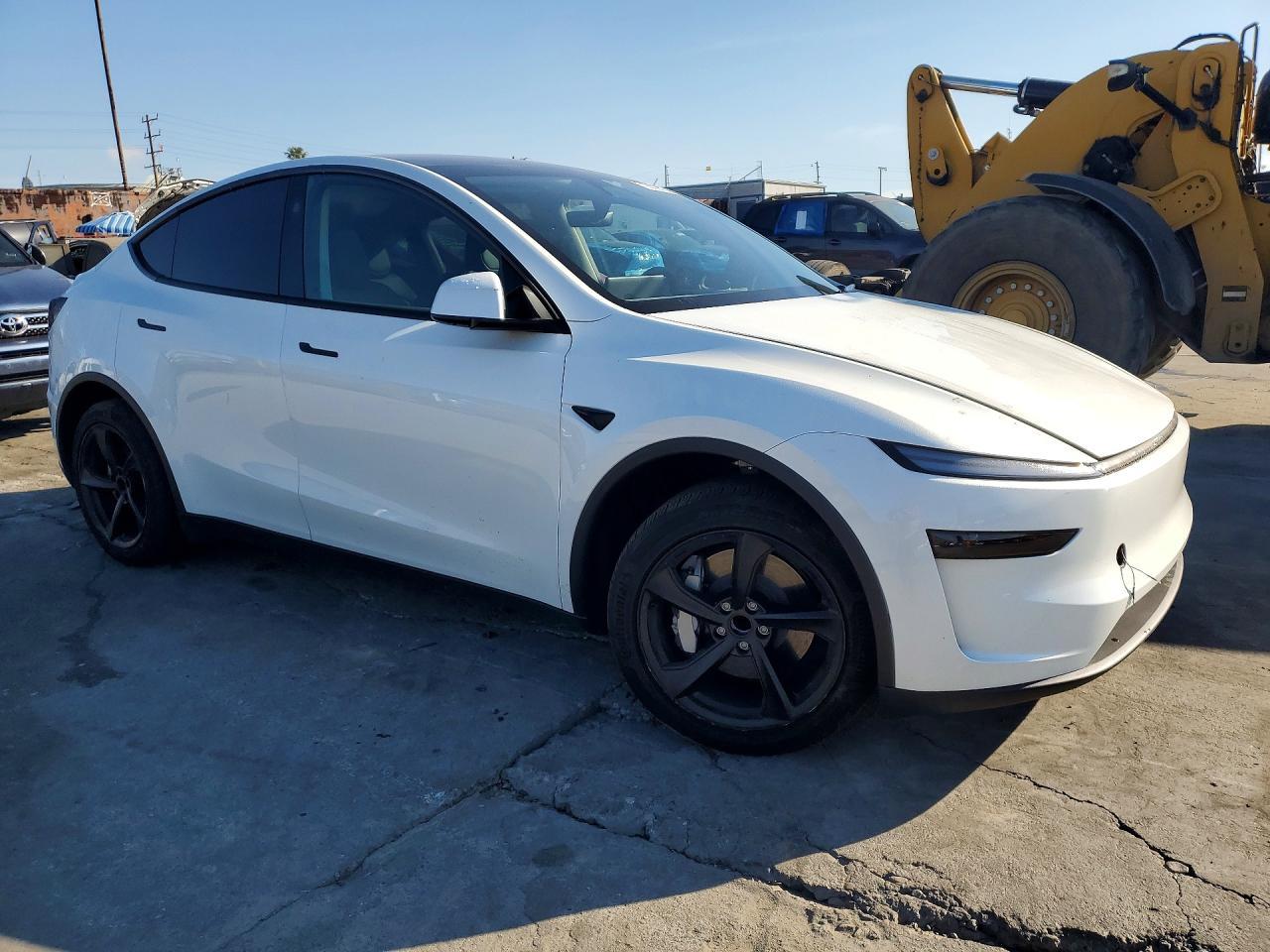 2026 TESLA MODEL Y