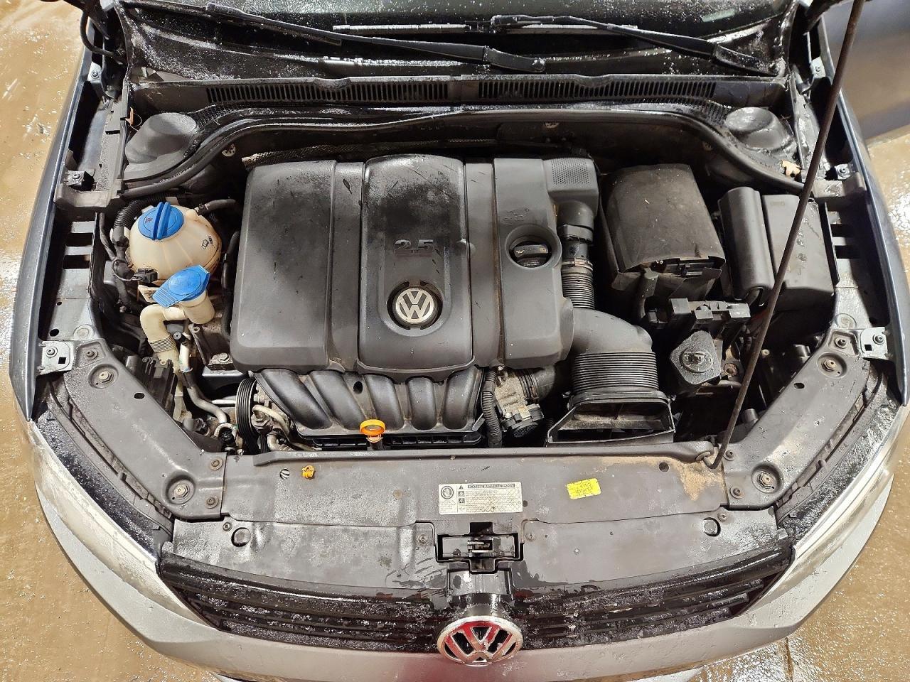 2011 VOLKSWAGEN JETTA