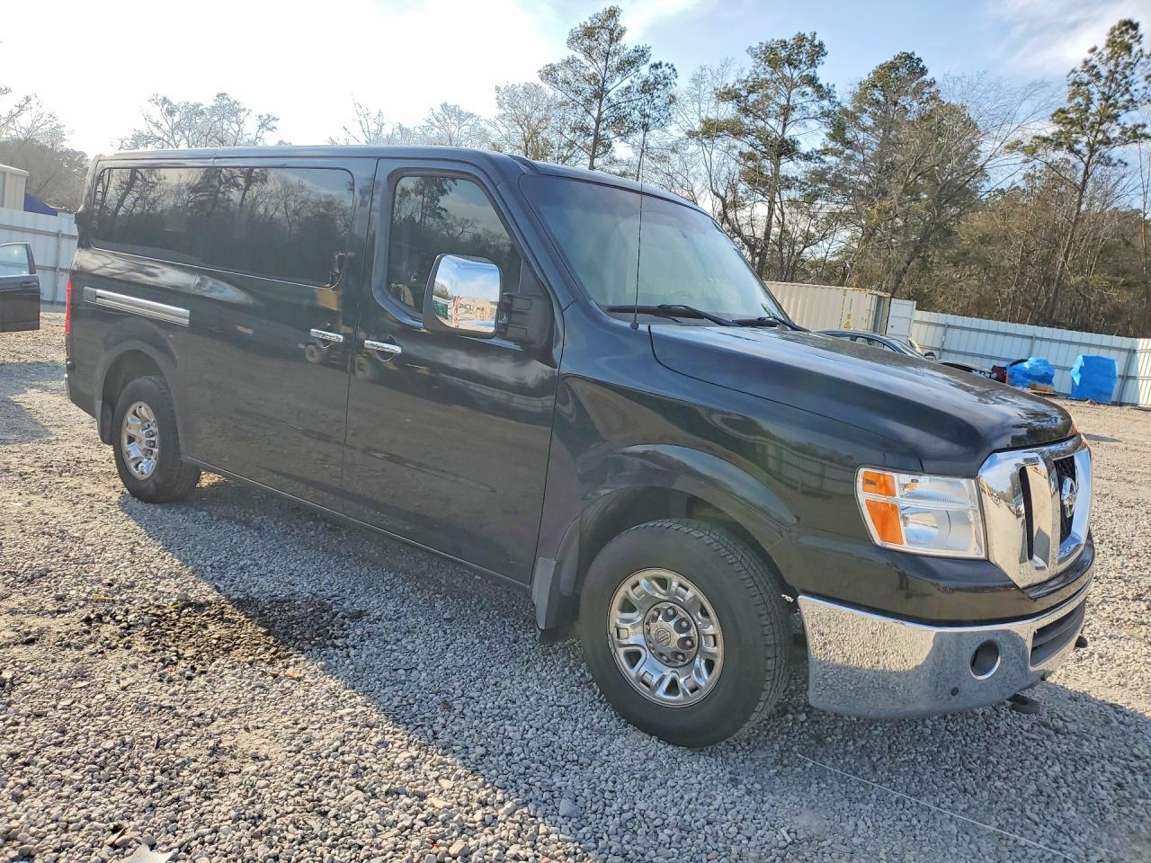 2017 NISSAN NV3500