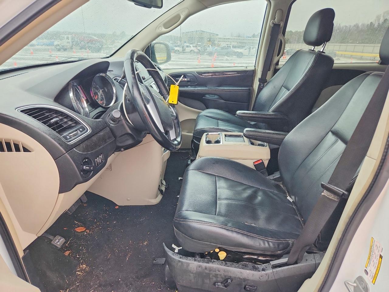 2014 CHRYSLER Town & Cnt