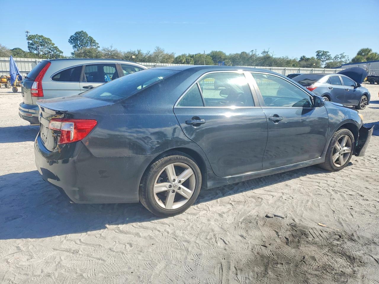 2014 TOYOTA CAMRY