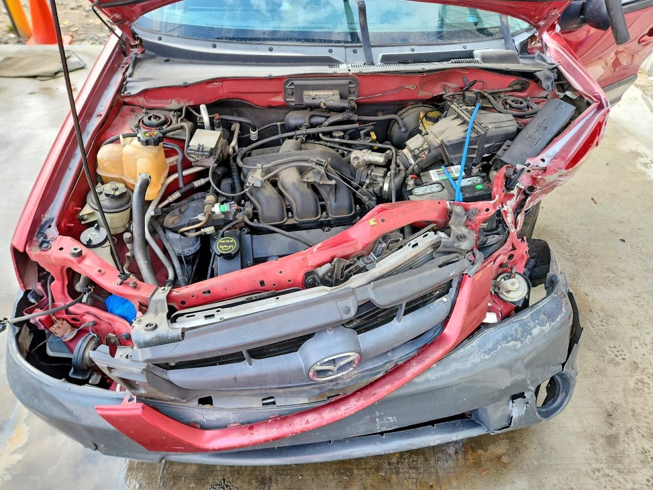 2004 MAZDA Tribute