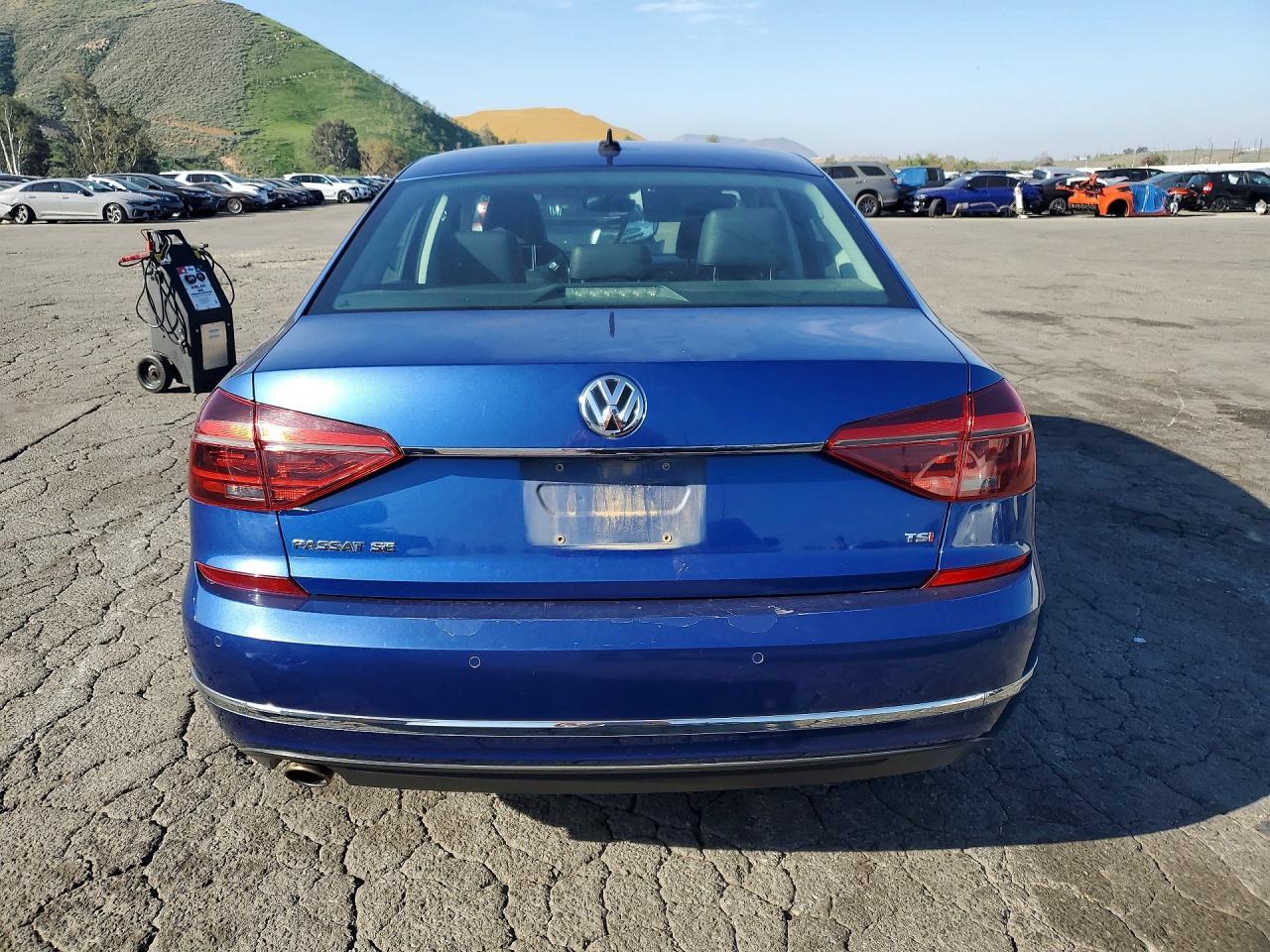 2017 VOLKSWAGEN Passat