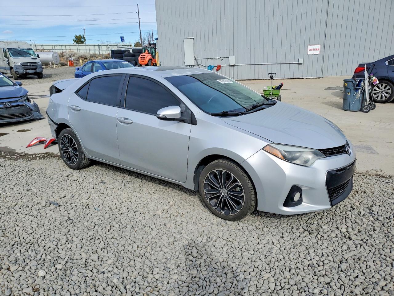 2015 TOYOTA COROLLA