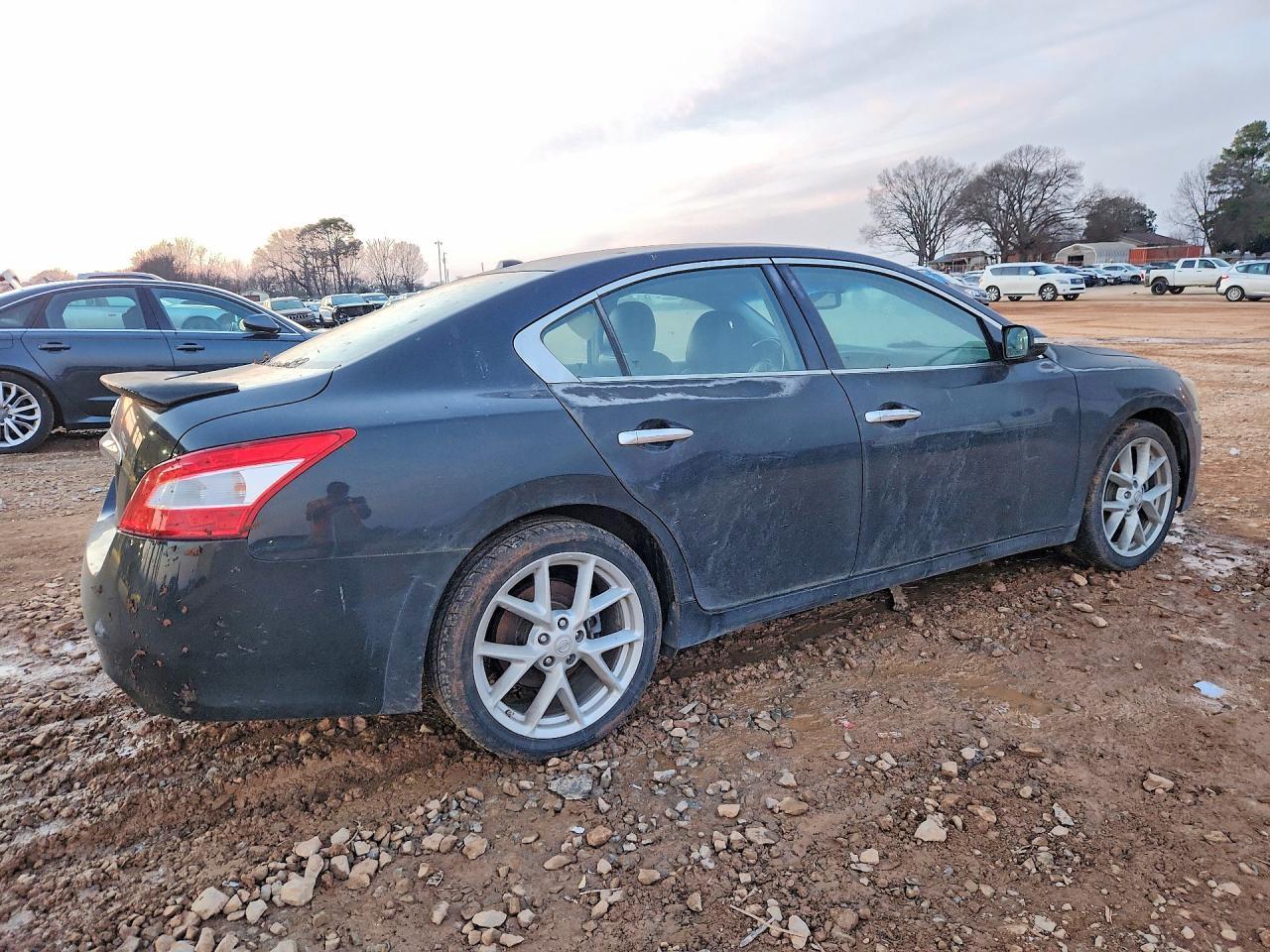 2009 NISSAN Maxima