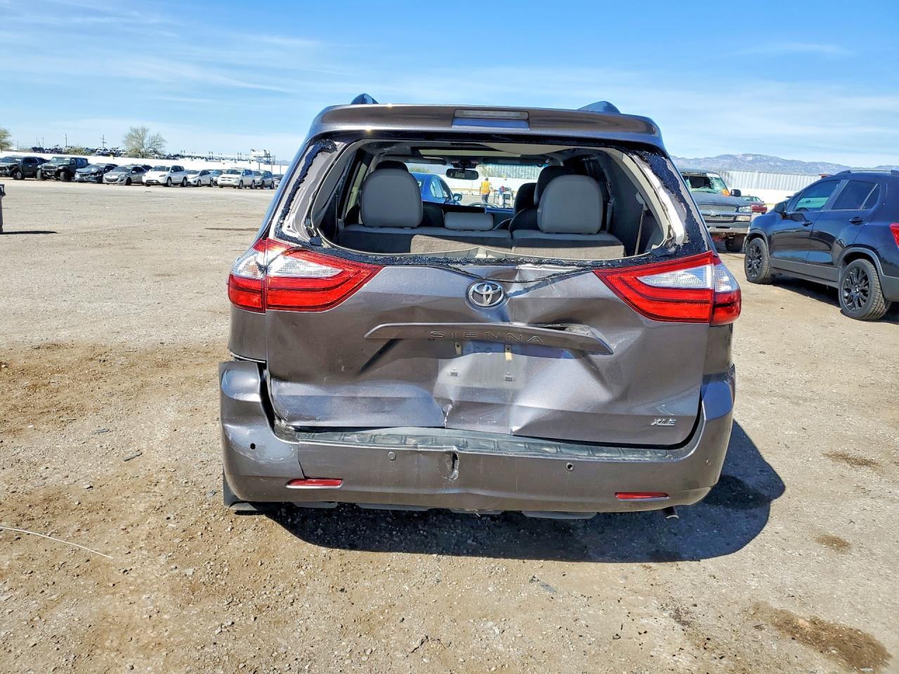 2015 TOYOTA SIENNA