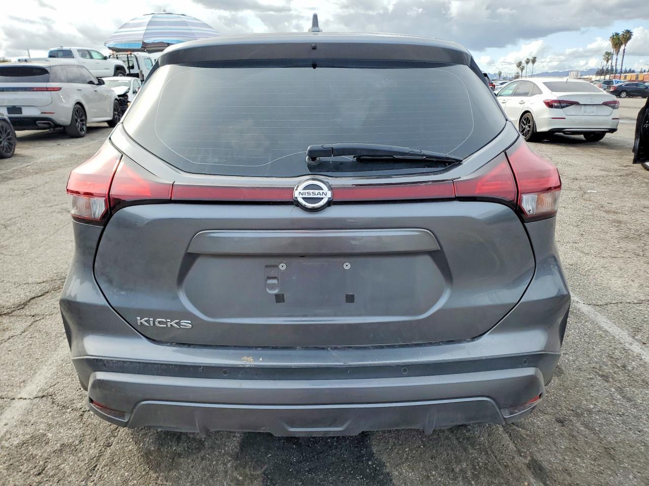 2021 NISSAN KICKS