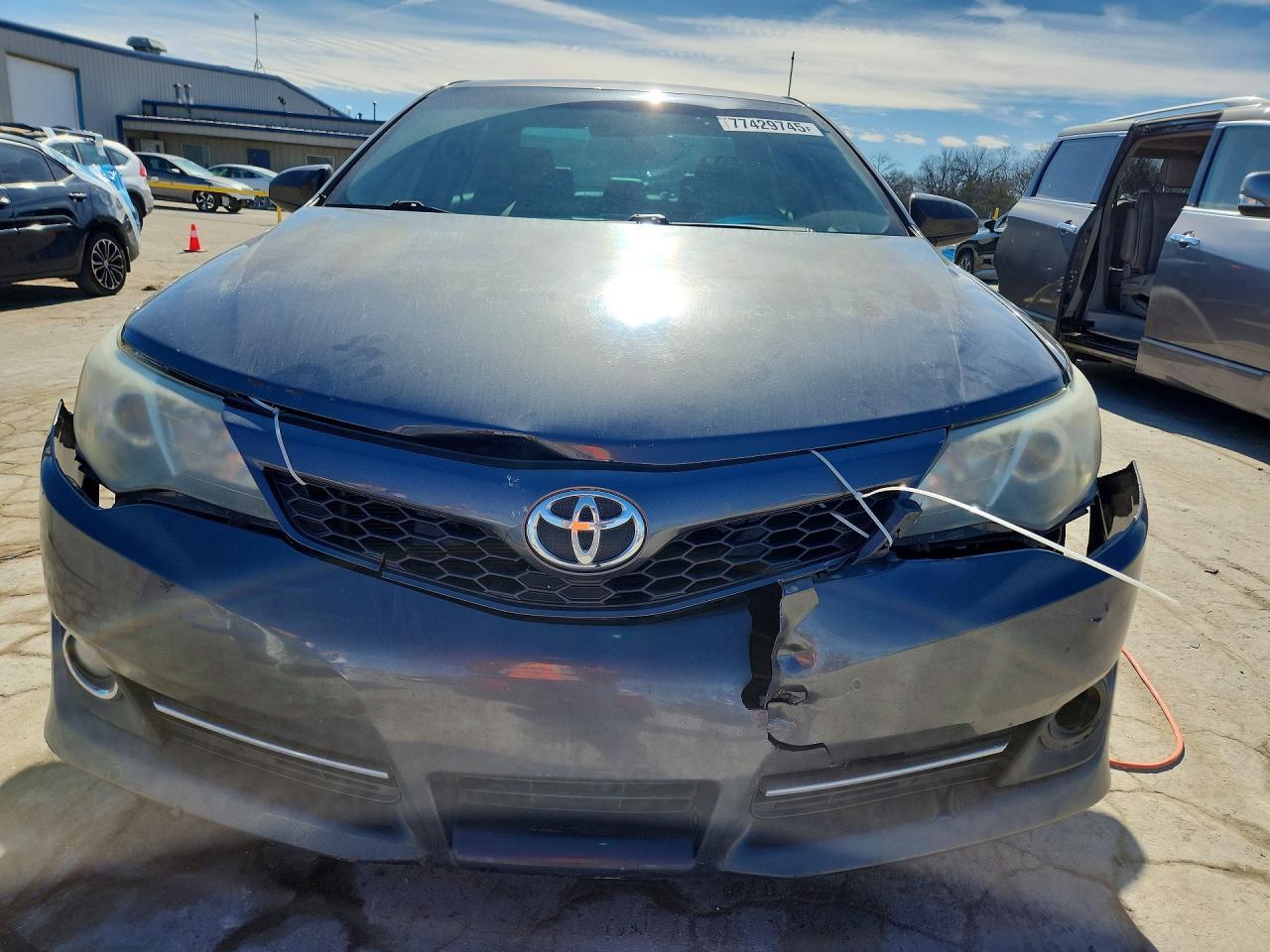 2014 TOYOTA CAMRY