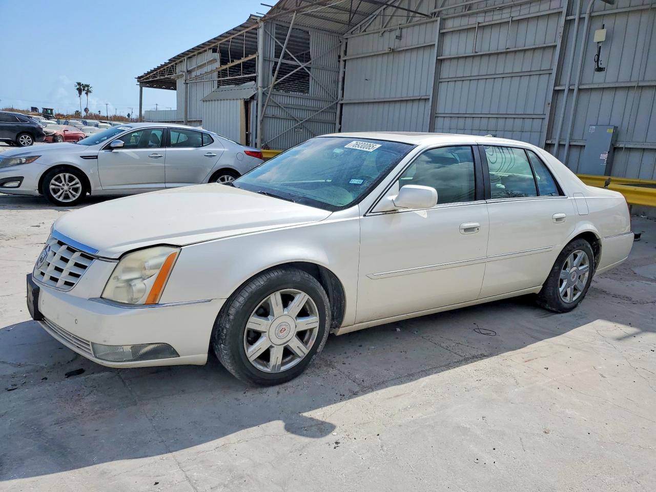 2011 CADILLAC DTS