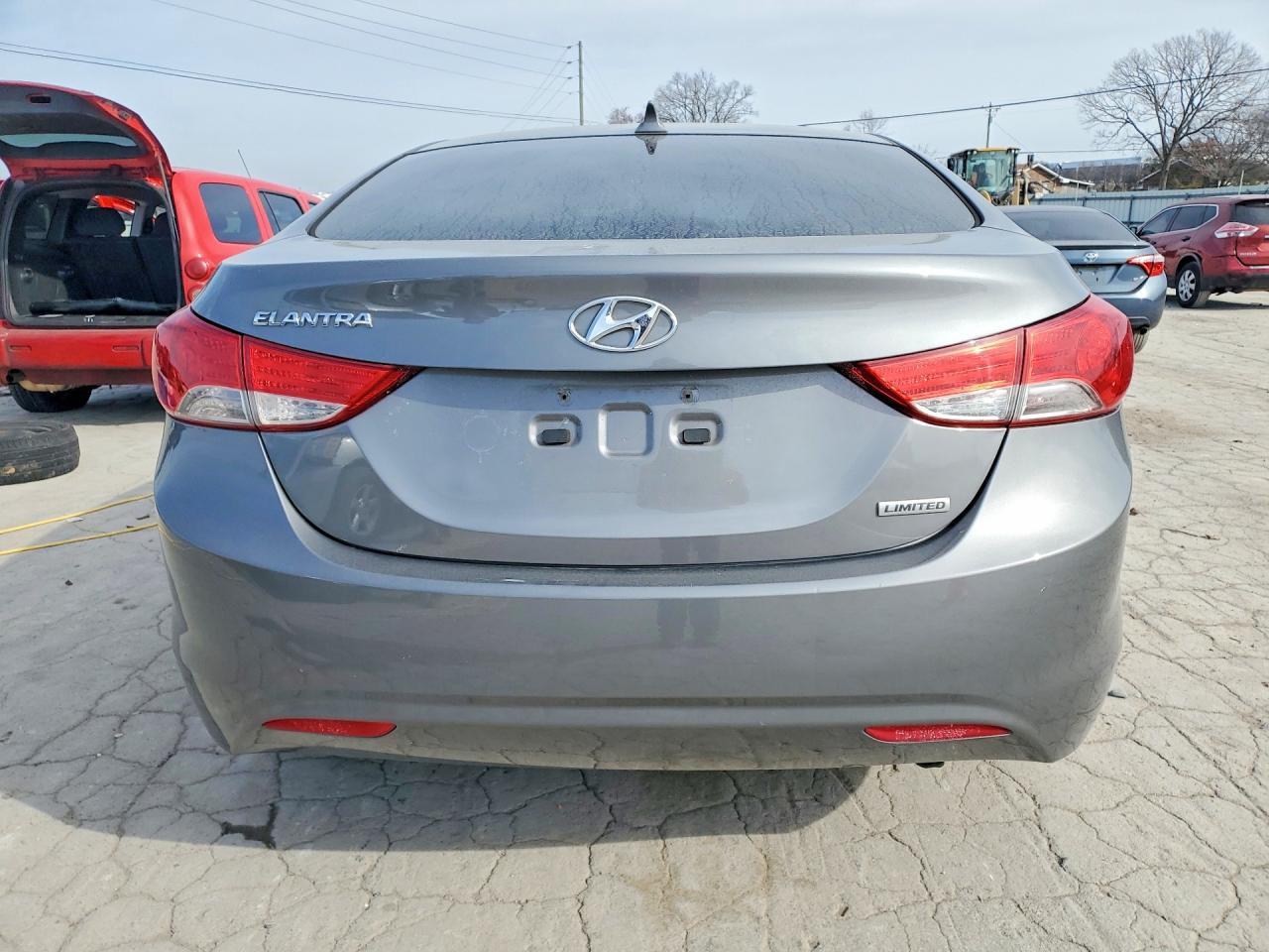 2012 HYUNDAI ELANTRA
