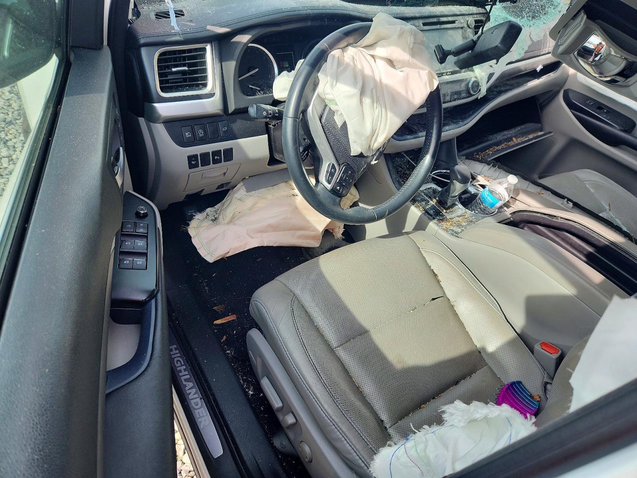 2017 TOYOTA HIGHLANDER