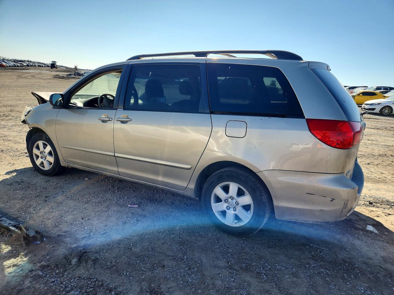 2010 TOYOTA SIENNA