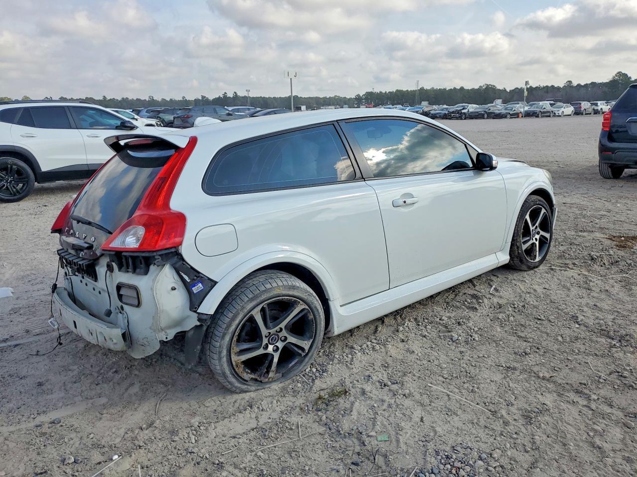 2013 VOLVO C30
