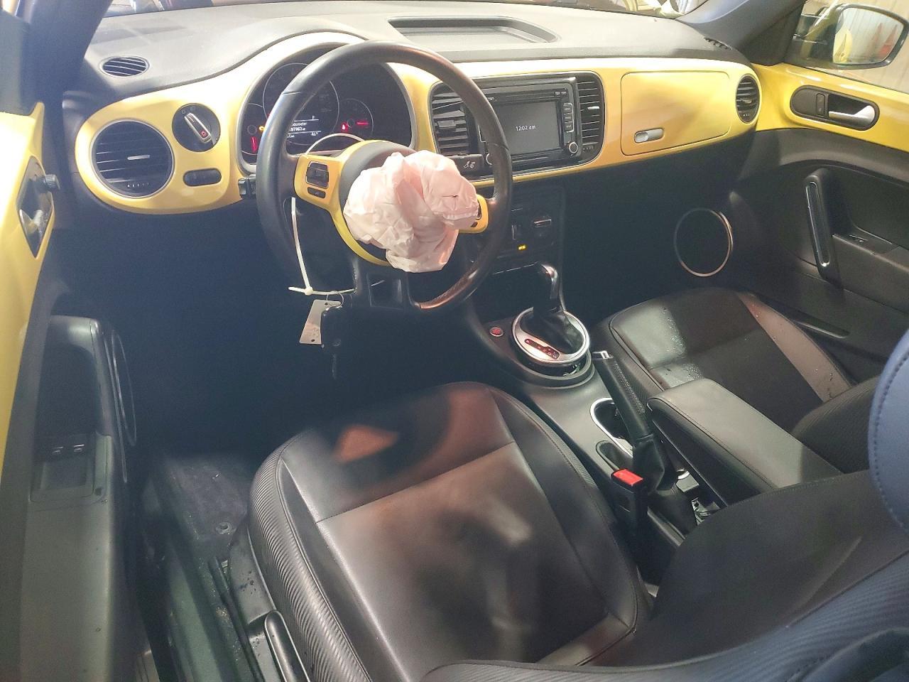 2012 VOLKSWAGEN Beetle