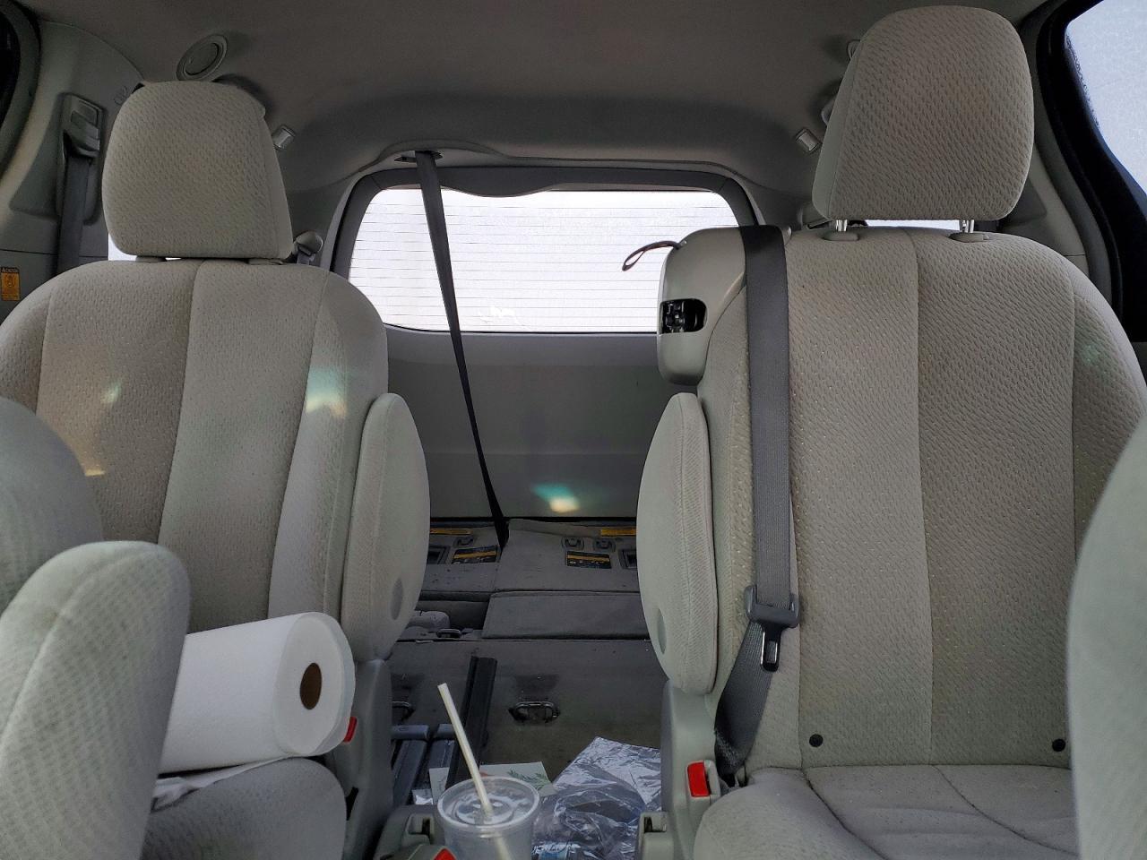 2013 TOYOTA SIENNA